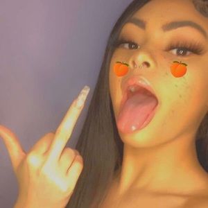 Meet your Posher, Khadija